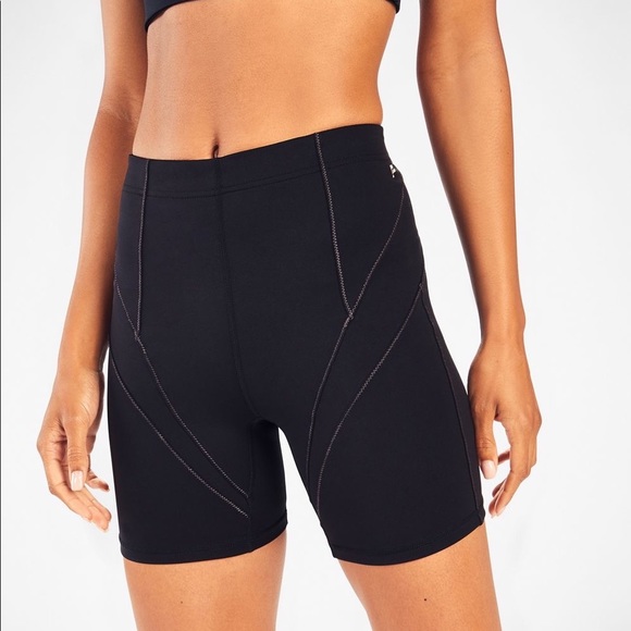 Fabletics High-Waisted Motion365® Short - Picture 4 of 6